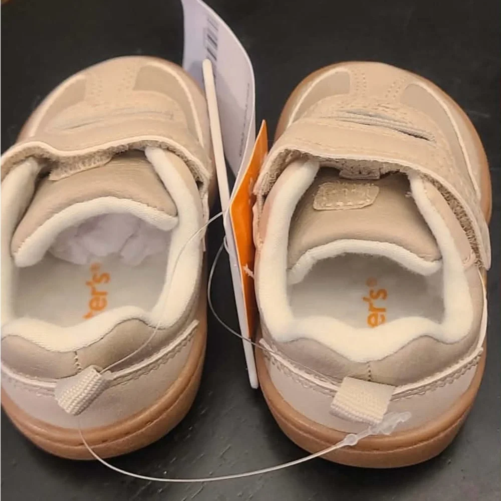 NWT Carter's Beige Kids Sneakers Size 2 (3-6 months)